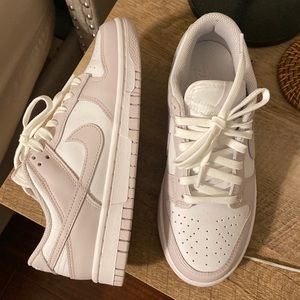 Nike low dunks (women) 6.5